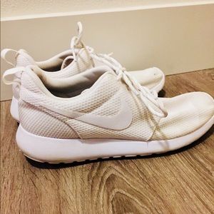 White Nike Rosh running shoes